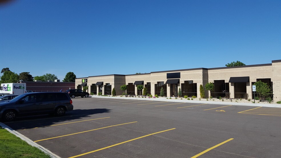 More Photos Of 4125 N 124th St, Brookfield Flex For Sale