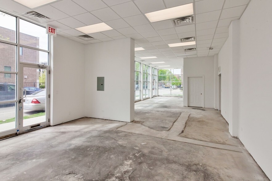 More Photos Of 1959 W Erie St, Chicago Storefront Retail Residential For Lease