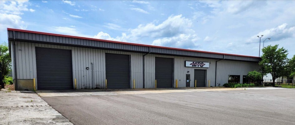 More Photos Of 5530 Bircher Blvd, Saint Louis Service For Lease