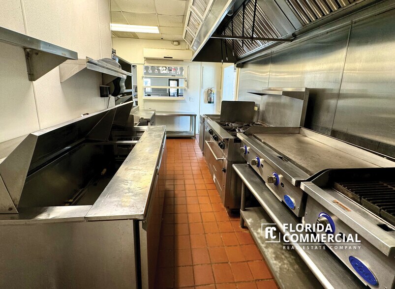 More Photos Of 300 SW Federal Hwy, Stuart Restaurant For Lease