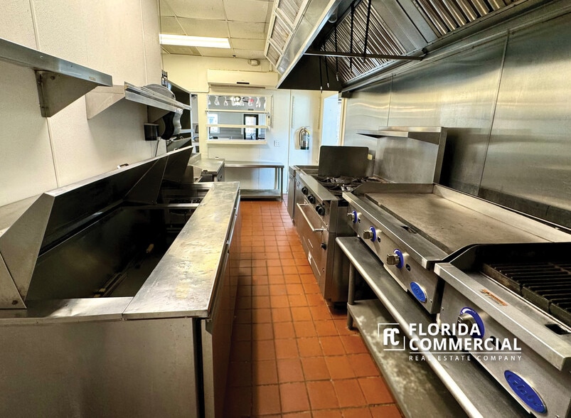 More Photos Of 300 SW Federal Hwy, Stuart Restaurant For Sale