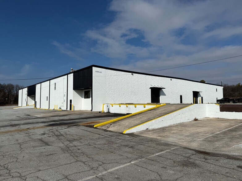 Primary Photo Of 15 Royal Dr, Forest Park Warehouse For Lease