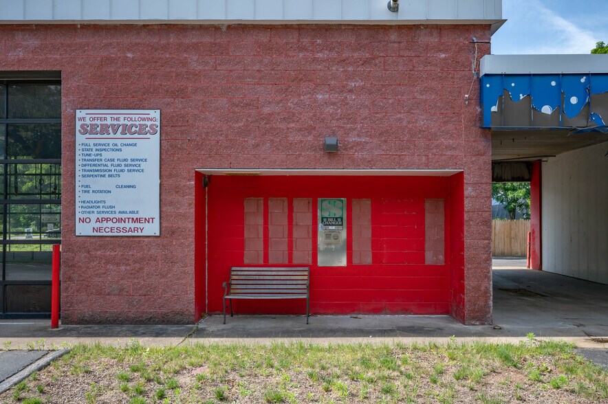 More Photos Of 386 Daniel Webster Hwy, Merrimack Auto Repair For Lease