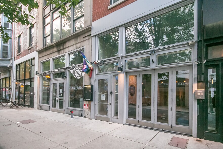 More Photos Of 1111-1113 Walnut St, Philadelphia Storefront For Lease