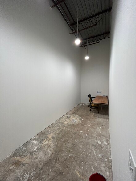 More Photos Of 101 S Main St, Le Sueur Storefront For Lease