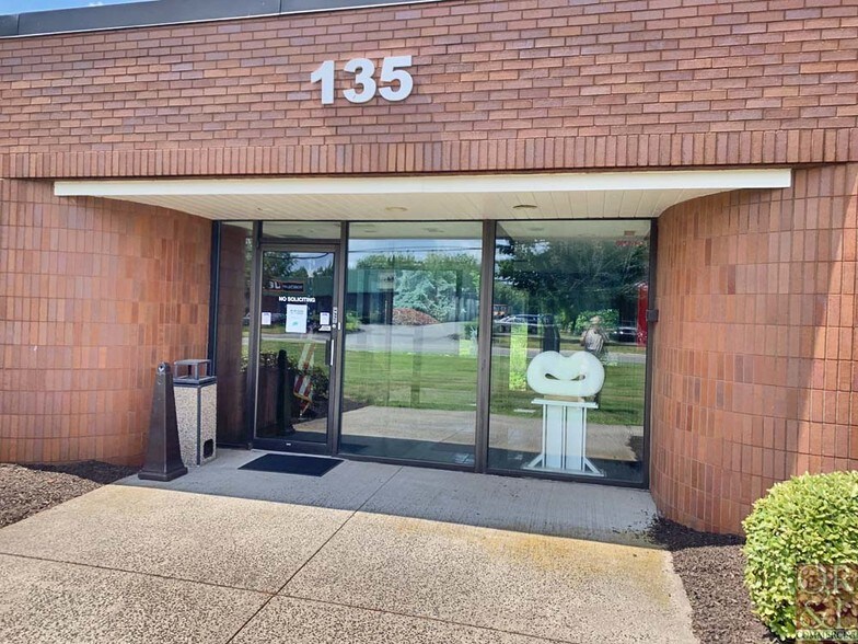 More Photos Of 135 N Plains Industrial Rd, Wallingford Light Manufacturing For Sale