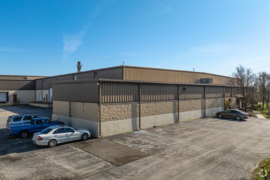 More Photos Of 701 Garasches Ln, Wilmington Manufacturing For Lease