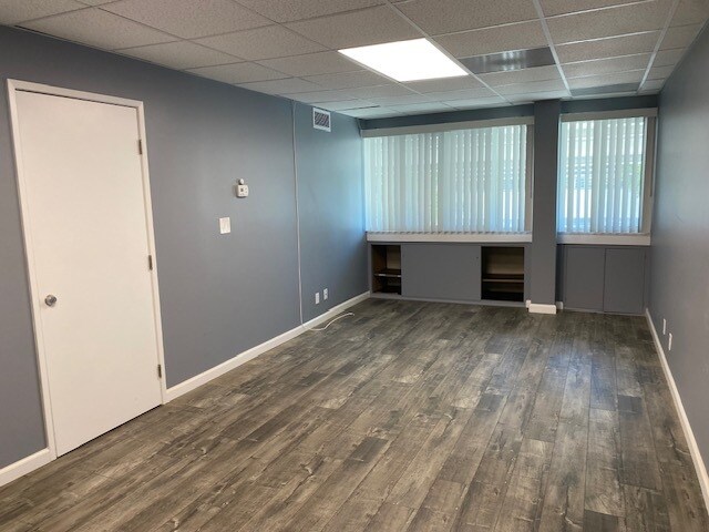 More Photos Of 292 S La Cienega Blvd, Beverly Hills Office For Lease