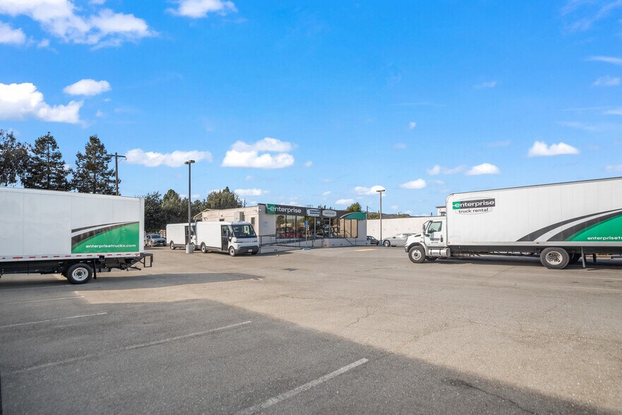 More Photos Of 4241 Peralta Blvd, Fremont Auto Dealership For Lease