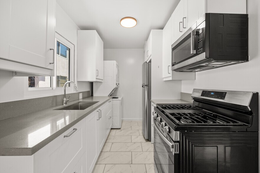 More Photos Of 2725 Obama Blvd, Los Angeles Multifamily For Sale