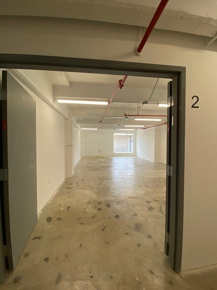 More Photos Of 901 E 31st St, Los Angeles Manufacturing For Lease