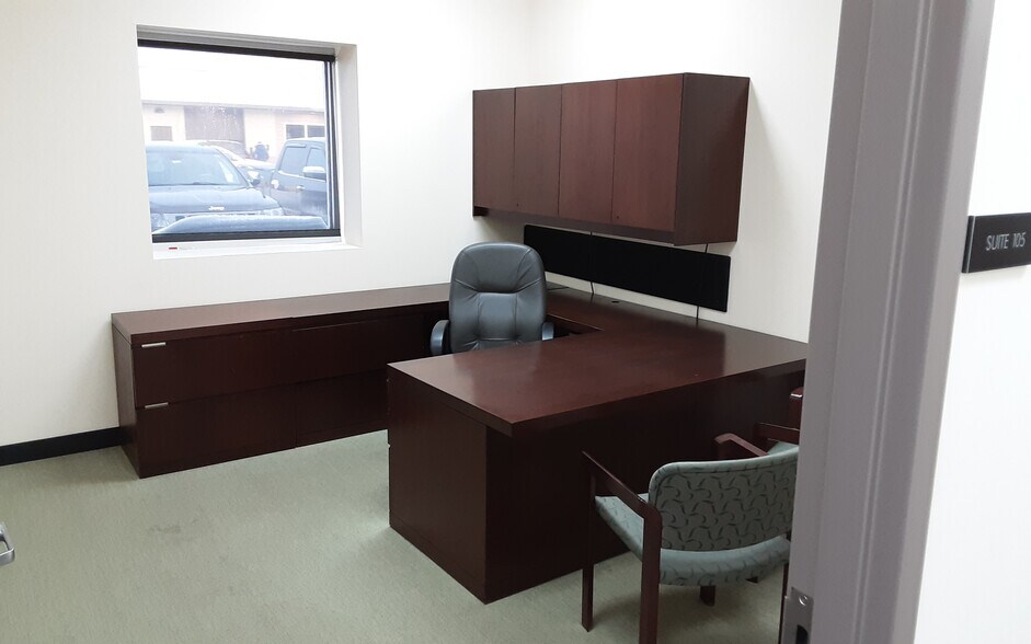 More Photos Of 1800 Des Plaines Ave, Forest Park Self Storage For Lease