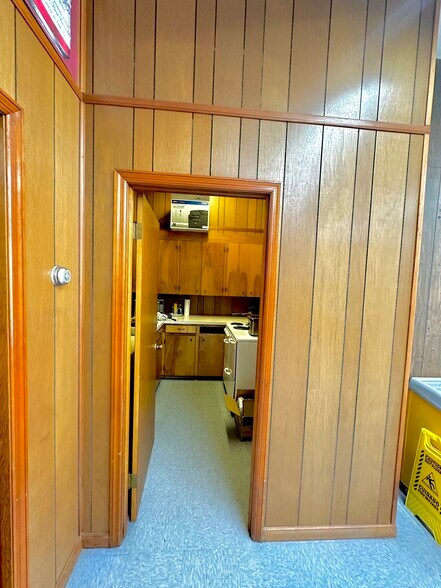 More Photos Of 5728 McCoy Rd, Blacksburg Warehouse For Sale