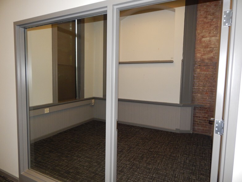 More Photos Of 1320 Sumner Ct, Cleveland Office For Lease
