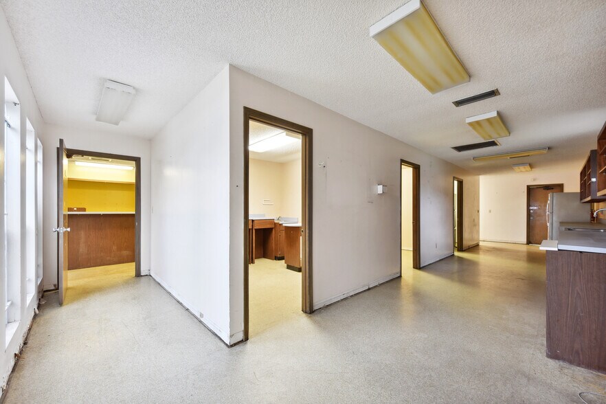 More Photos Of 10569 Lem Turner Rd, Jacksonville Medical For Sale