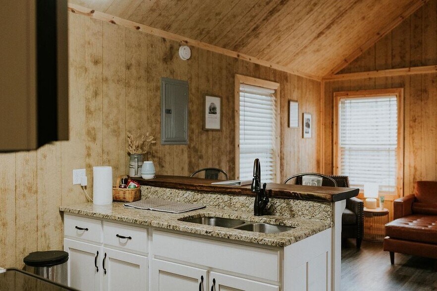 More Photos Of 896 Wilderness Rd, Mammoth Cave All Leisure For Sale