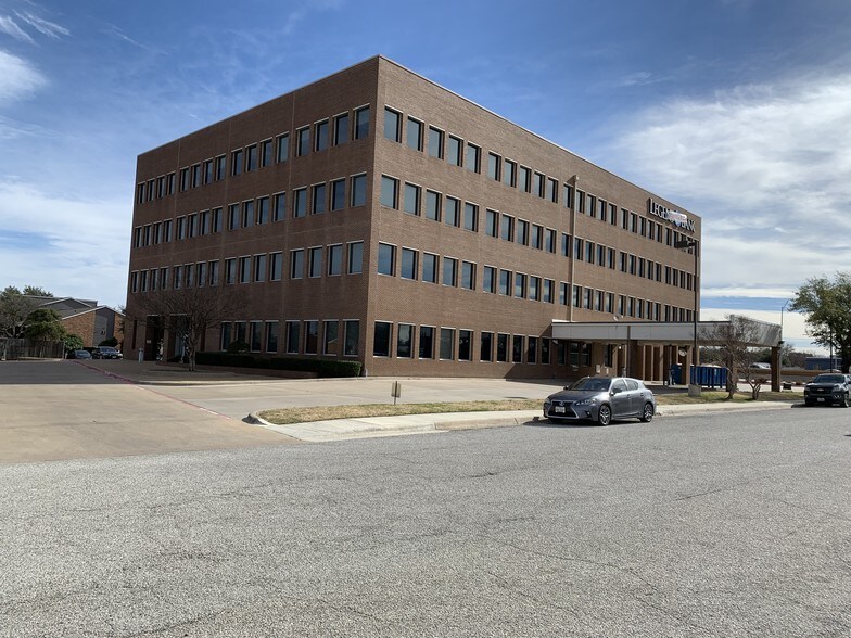 More Photos Of 6851 NE Loop 820, North Richland Hills Office For Lease