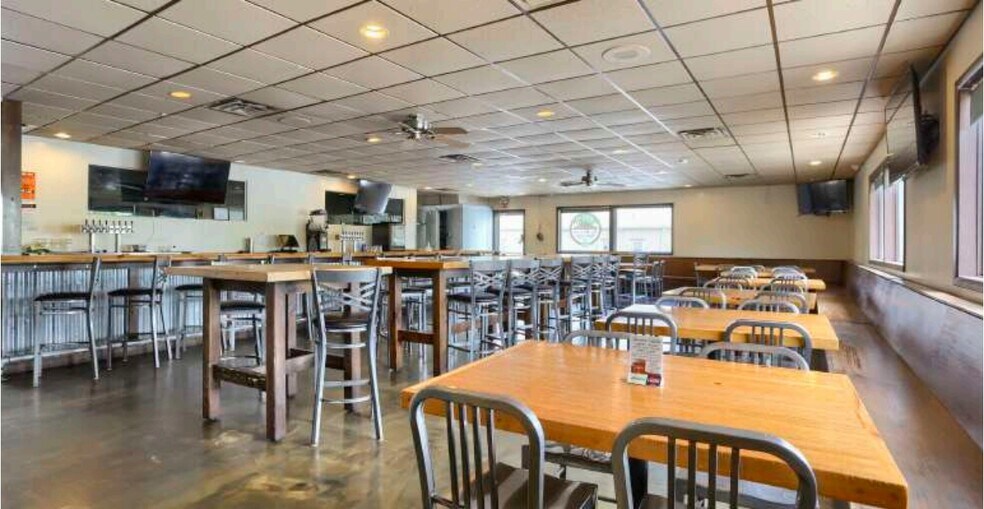 More Photos Of 6 Tristan Dr, Dillsburg Restaurant For Sale