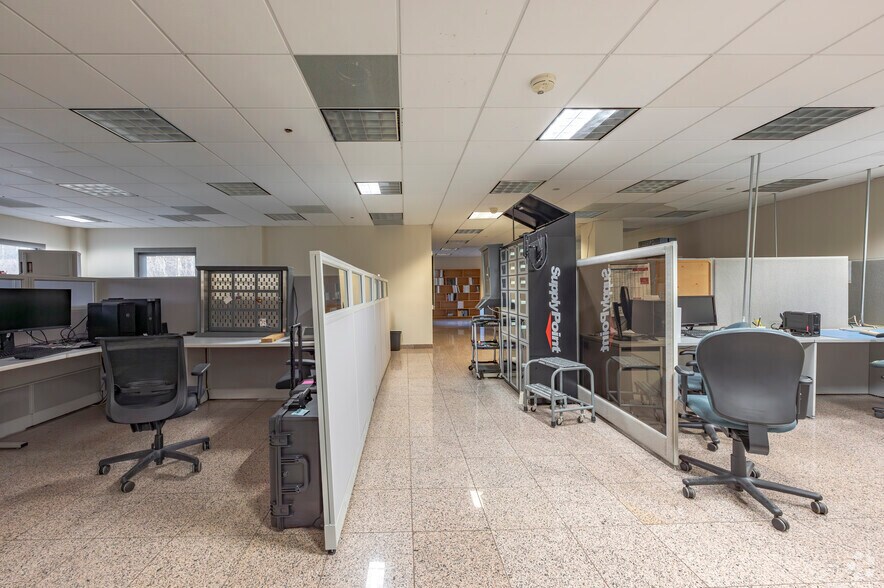 More Photos Of 2 Morse Rd, Oxford Warehouse For Sale