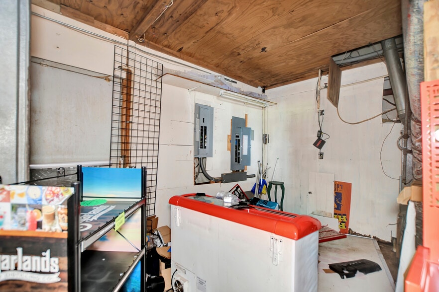 More Photos Of 9240 State Highway 75 S, New Waverly Convenience Store For Sale