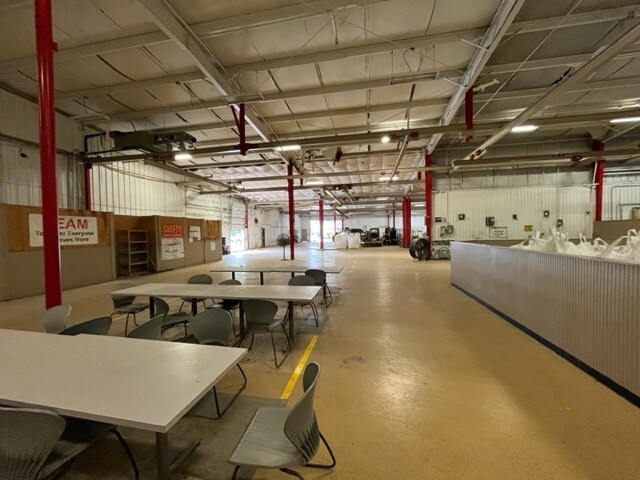 More Photos Of 5114 Railroad St, Deer Park Warehouse For Lease