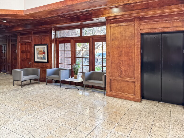 More Photos Of 2266 S Dobson Rd, Mesa Coworking Space