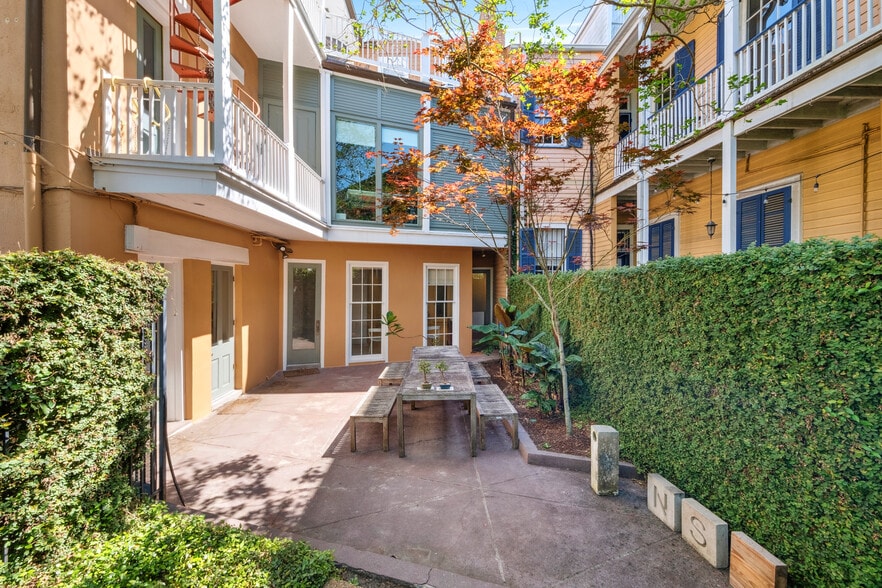 More Photos Of 2200 Prytania St, New Orleans Loft Creative Space For Sale