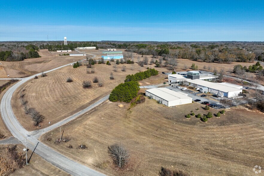 More Photos Of 628 Industrial Park Rd, Roberta Warehouse For Sale