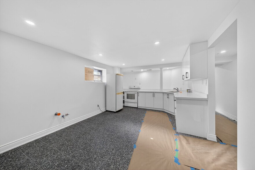 More Photos Of 50 Earl St, Hamilton Daycare Center For Sale