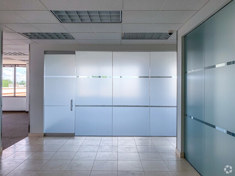 More Photos Of 11498 Luna Rd, Farmers Branch Unknown For Lease