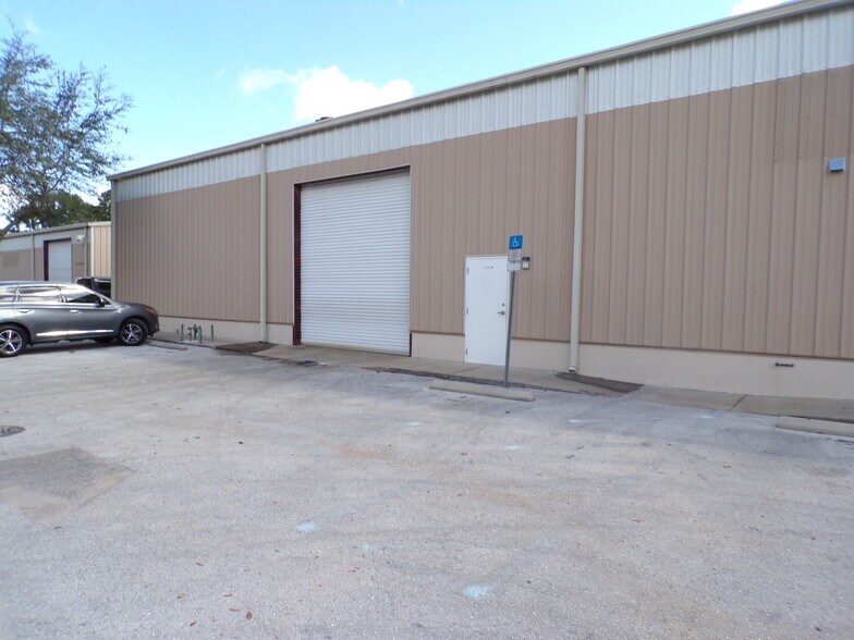 More Photos Of 4763 Drane Field Rd, Lakeland Warehouse For Lease