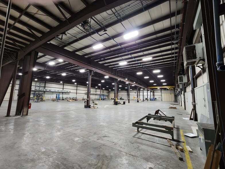 More Photos Of 1011 Industrial Ct, Moscow Mills Warehouse For Lease