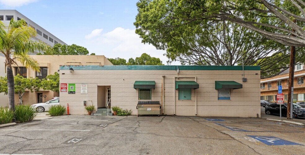 More Photos Of 936 E Green St, Pasadena Loft Creative Space For Lease