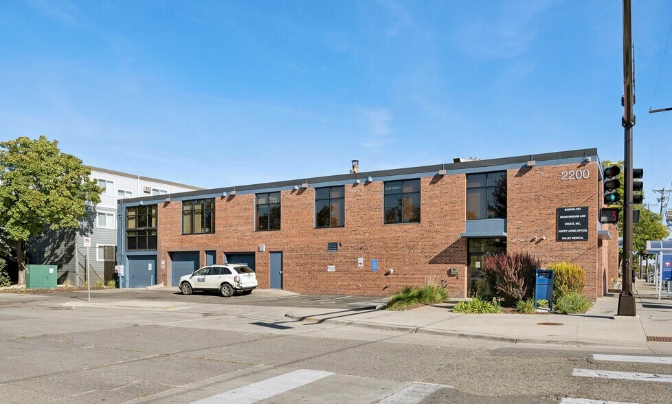 More Photos Of 2200 E Franklin Ave, Minneapolis Office For Lease