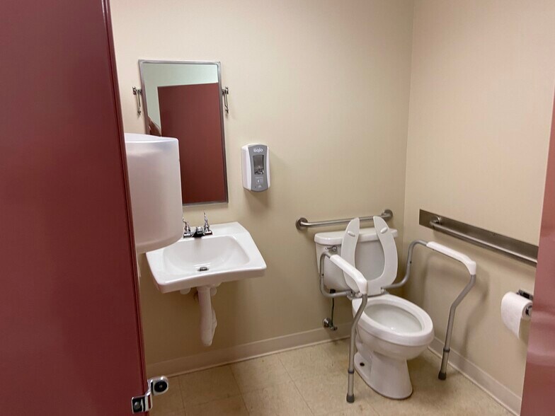 More Photos Of 3452 Brodhead Rd, Monaca Medical For Sale