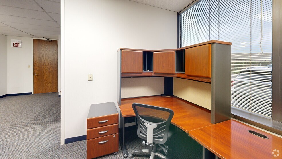 More Photos Of 1011 E Touhy Ave, Des Plaines Office For Lease