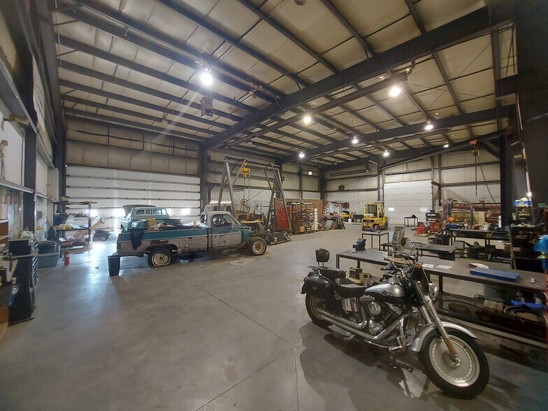 More Photos Of 27123 Hwy 597, Lacombe County Warehouse For Lease