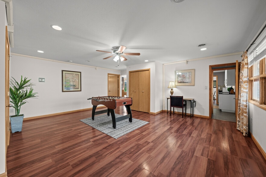 More Photos Of 327 S Miller Rd, Fairlawn Assisted Living For Sale