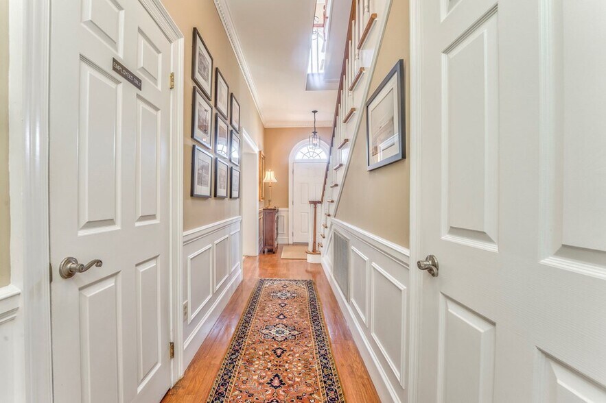 More Photos Of 417 Court St, Calhoun Office For Sale