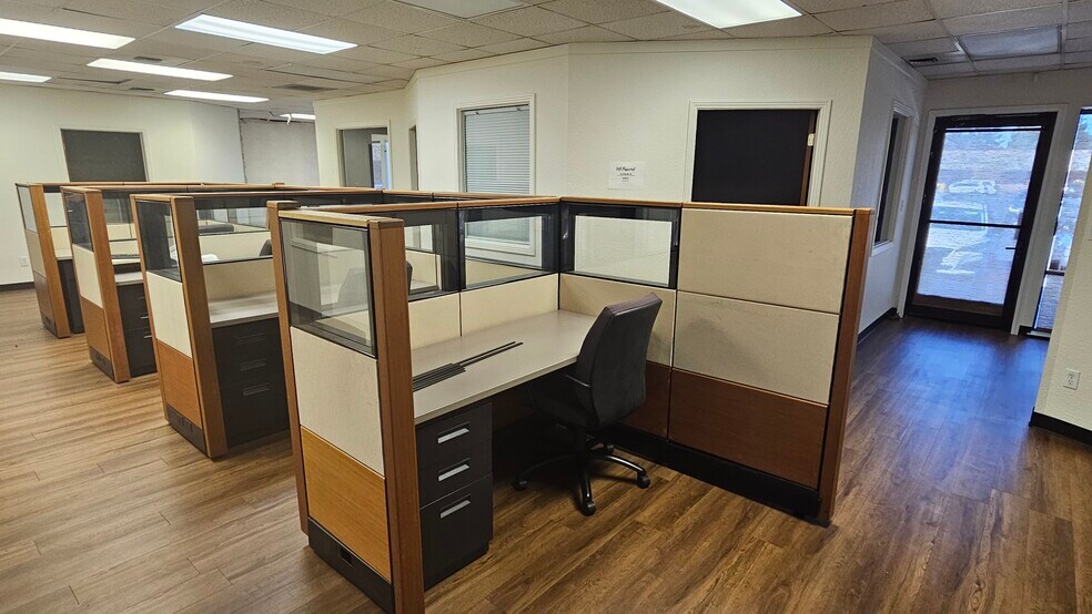 More Photos Of 301 S Ham Ln, Lodi Office For Lease