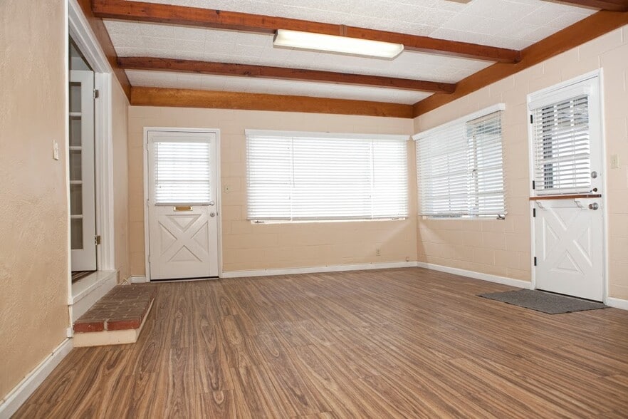 More Photos Of 117 E Fesler St, Santa Maria Office For Sale