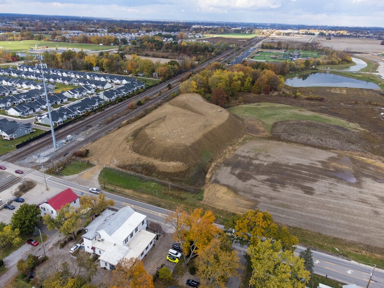 More Photos Of 1550 Lewis Center Rd, Lewis Center Freestanding For Sale