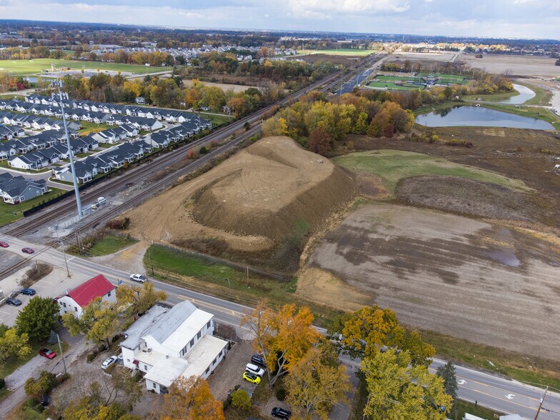 More Photos Of 1550 Lewis Center Rd, Lewis Center Freestanding For Sale
