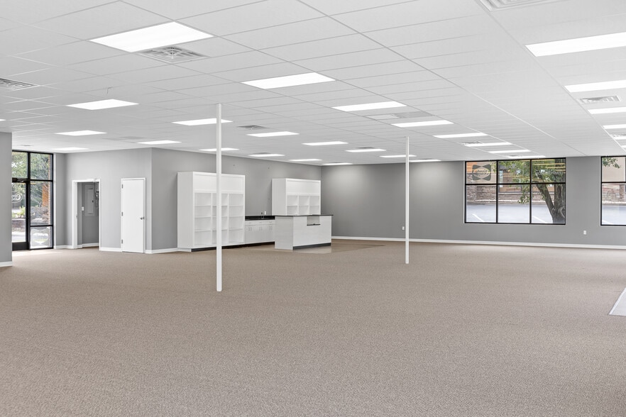 More Photos Of 7308 Shallowford Rd, Chattanooga Storefront Retail Office For Lease