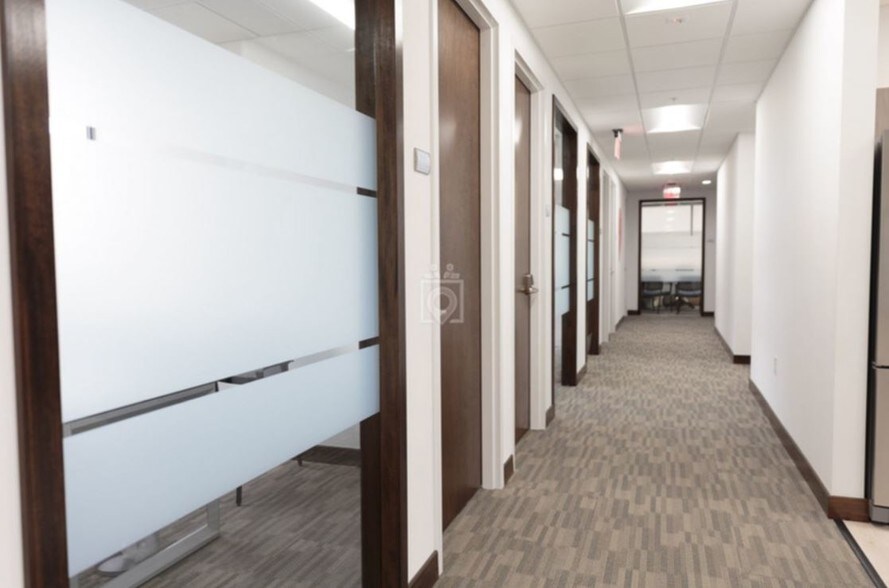 More Photos Of 1900 Glades Rd, Boca Raton Coworking Space