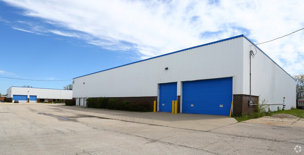 Primary Photo Of 700 Golf Ln, Bensenville Warehouse For Lease