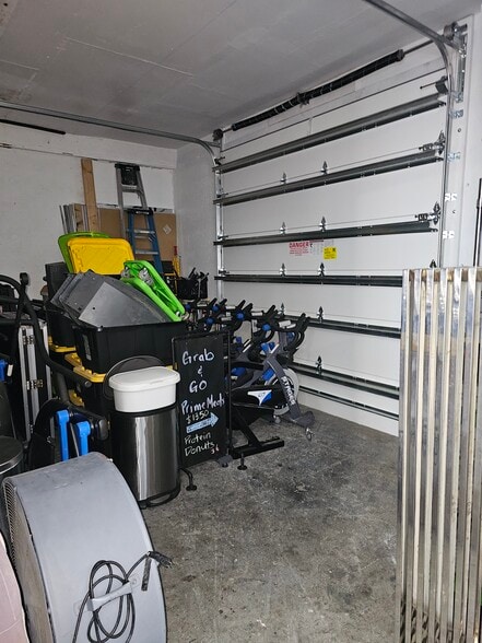 More Photos Of 2212-2216 N Dixie Hwy, Wilton Manors Storefront Retail Office For Lease