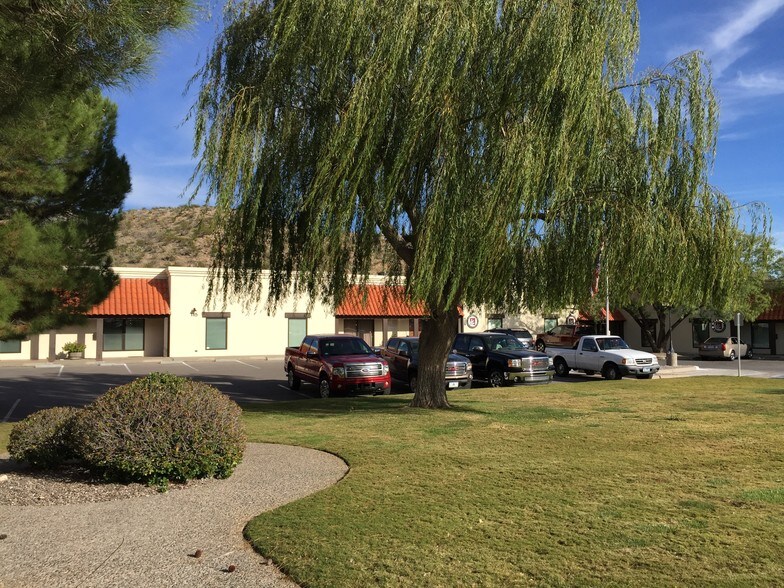 7100 Westwind Dr, El Paso, TX 79912 Medical For Sale