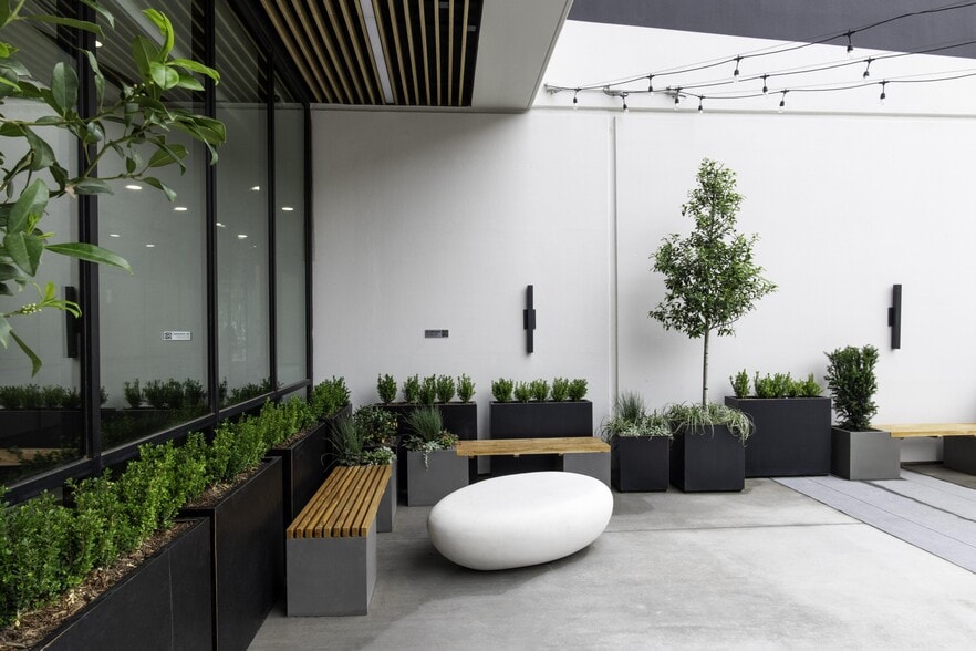 More Photos Of 100 N Central Expy, Richardson Office For Lease