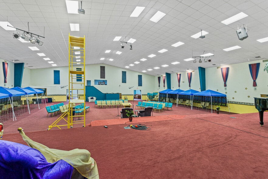 More Photos Of 3601 E Moody Blvd, Bunnell Religious Facility For Sale